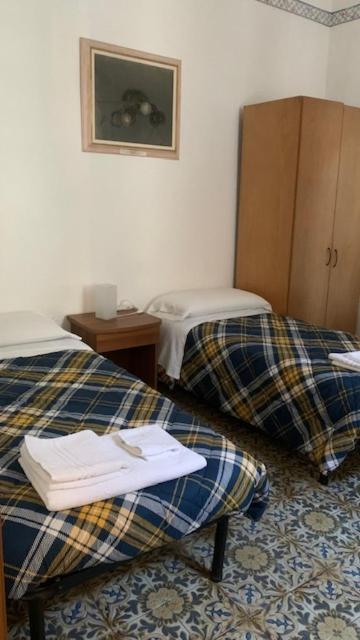 Albergo Pensione Ardenza Self Check-In Ливорно Экстерьер фото