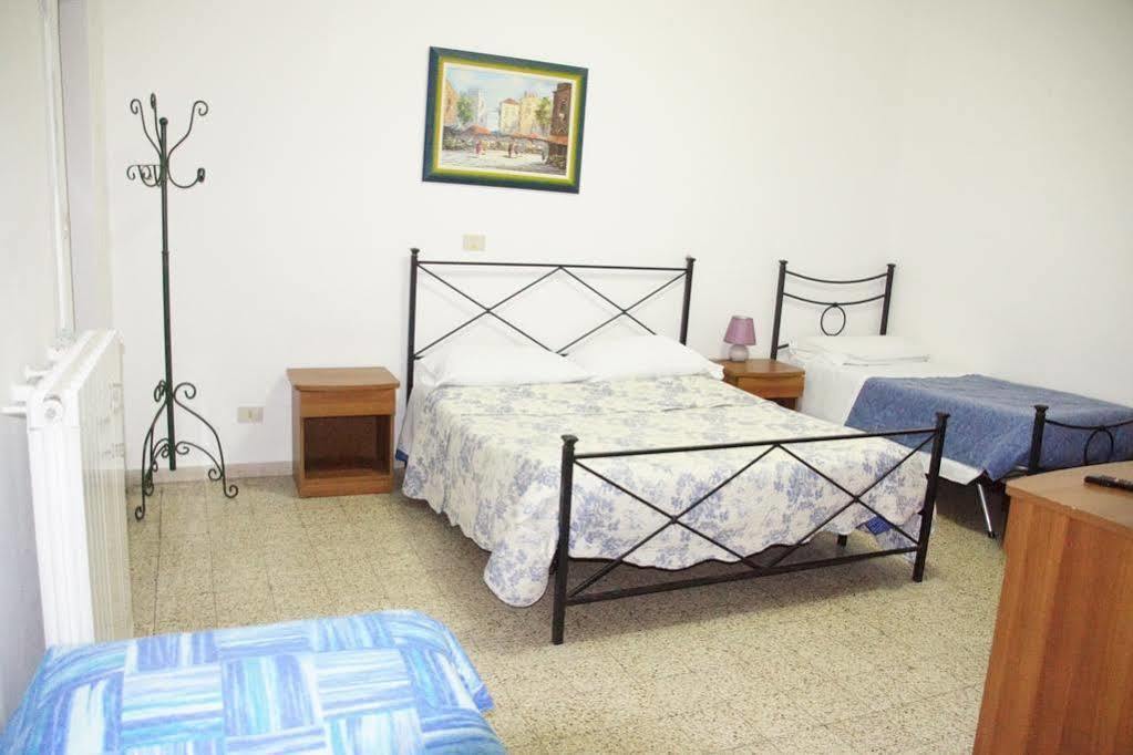 Albergo Pensione Ardenza Self Check-In Ливорно Экстерьер фото
