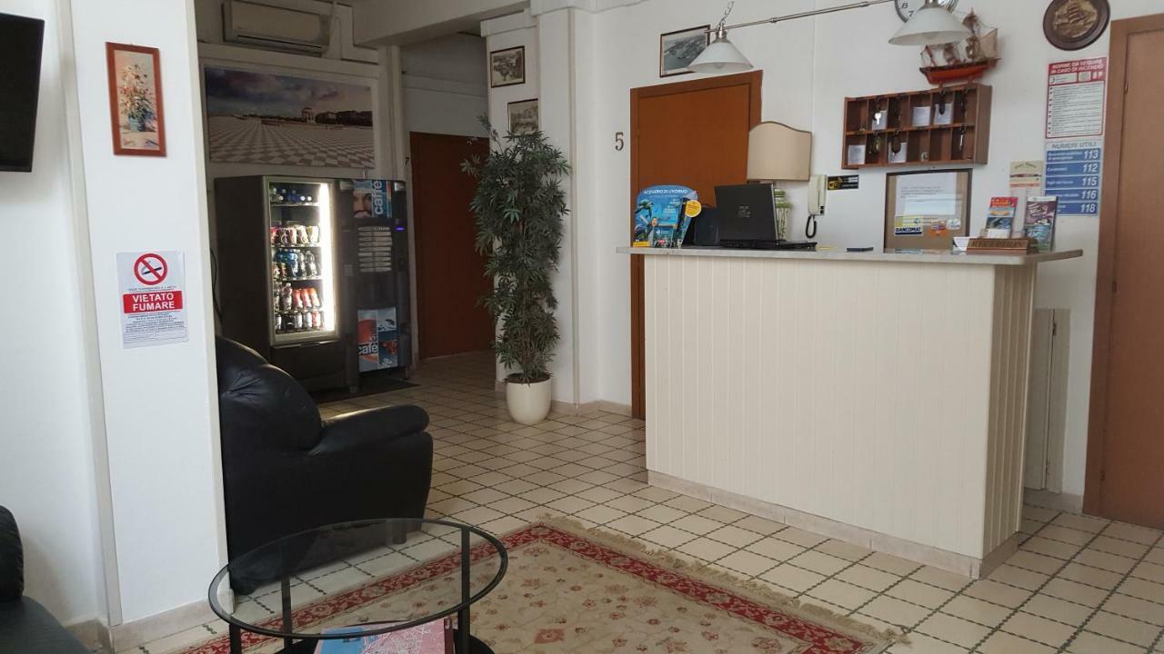 Albergo Pensione Ardenza Self Check-In Ливорно Экстерьер фото
