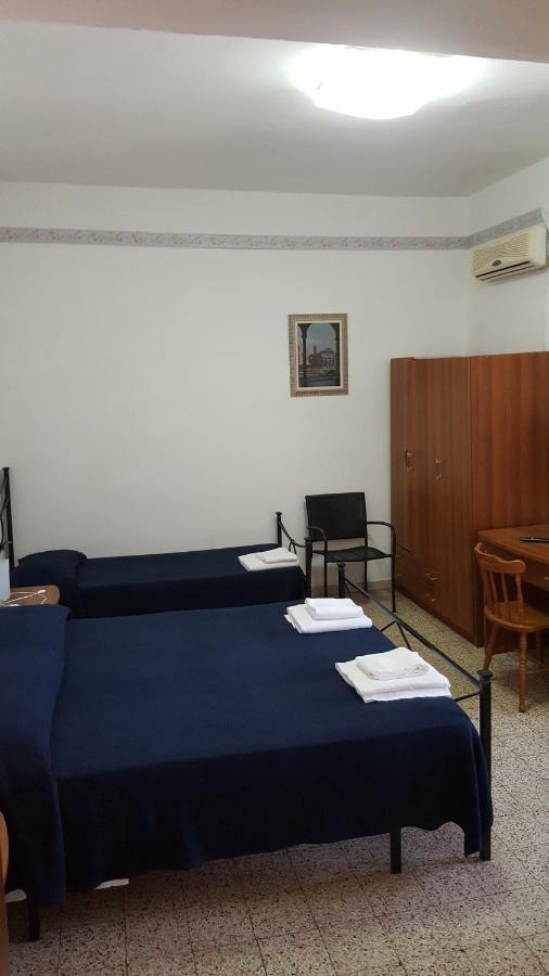 Albergo Pensione Ardenza Self Check-In Ливорно Экстерьер фото